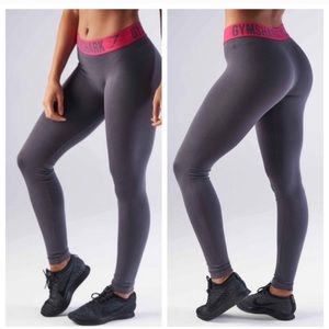 Gymshark Fit Legging in Charcoal & Cranberry